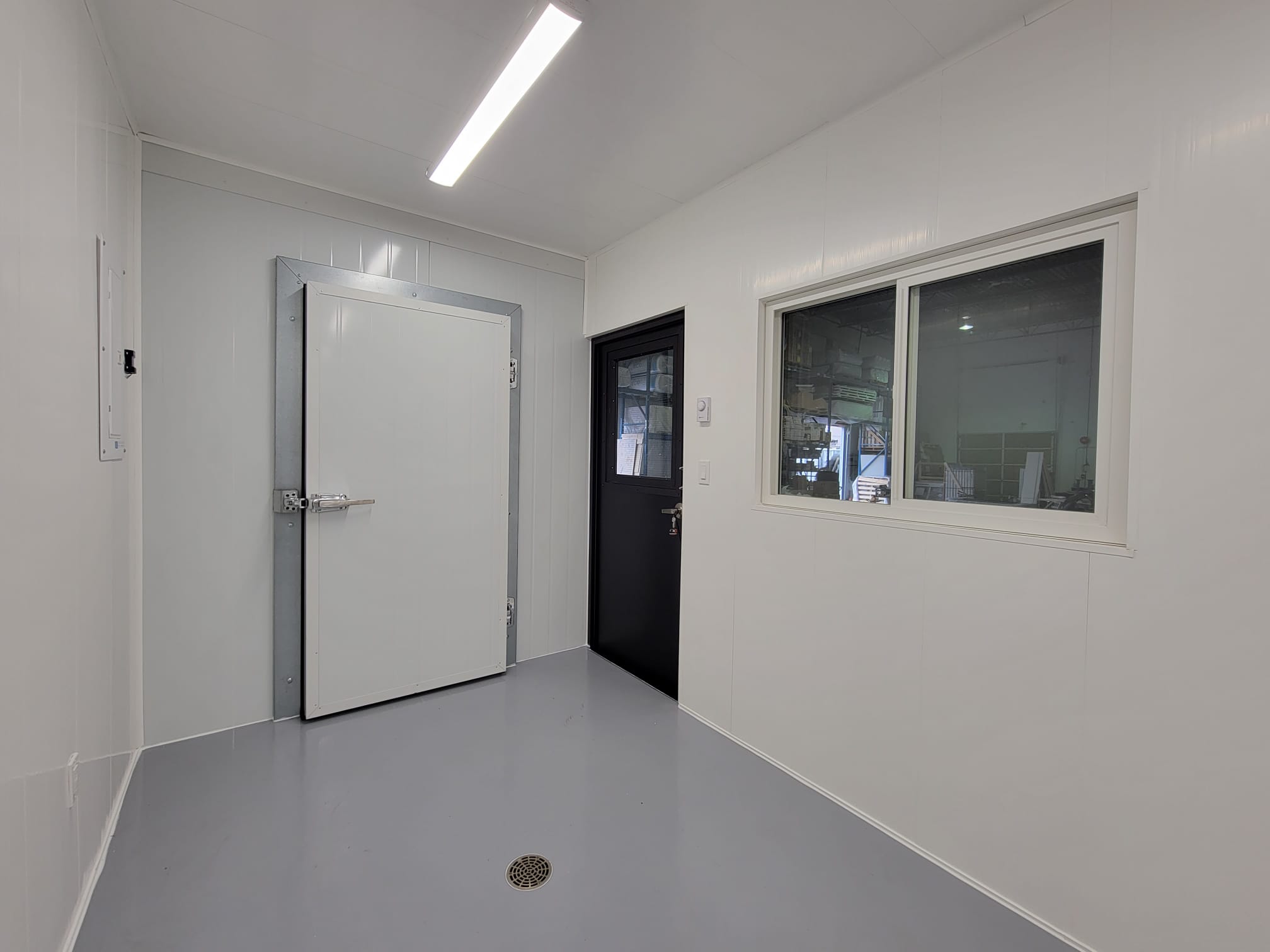 Food Processing Unit With Walk in Cooler - Container Consultants Australia